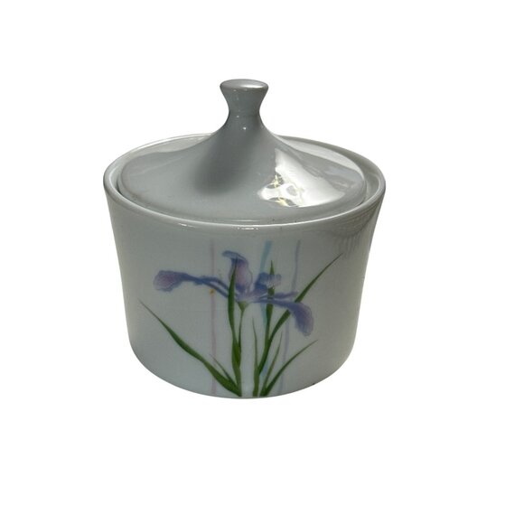 Corning Shadow Iris Pattern Sugar Bowl With Lid Made in USA White Purple Floral - Picture 1 of 6